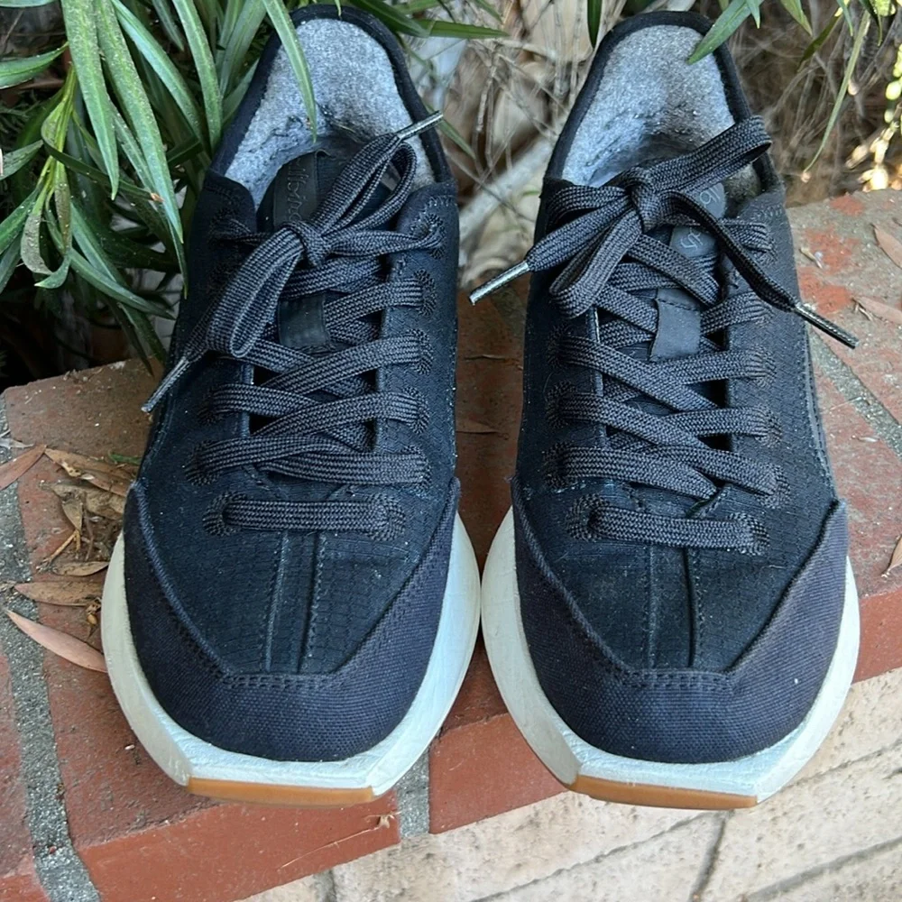 Allbirds Black‎ and White womens Sneakers Risers size 9